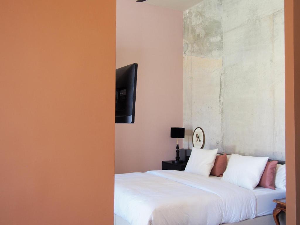 Posteľ alebo postele v izbe v ubytovaní SUITES 9 MALAGA, three unique suites with private plunge pool