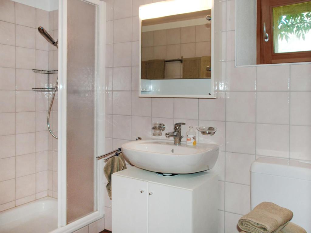Koupelna v ubytování Holiday Home Rustico Enrico by Interhome