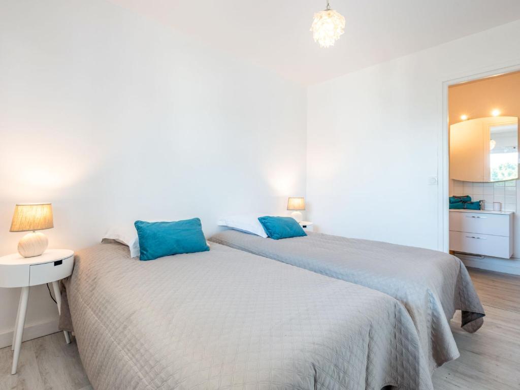 Postel nebo postele na pokoji v ubytování Apartment Port Haliguen Plaisance-1 by Interhome