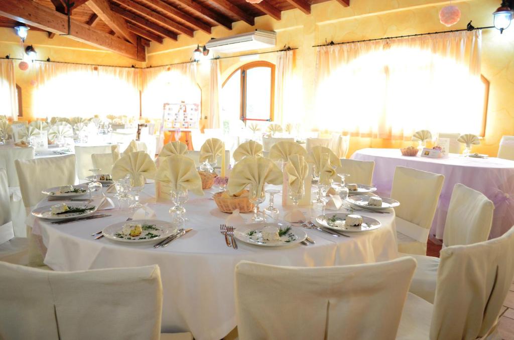 Restaurace v ubytování Hotel Giardino Corte Rubja