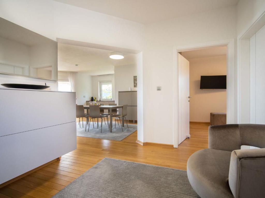 Kuchyňa alebo kuchynka v ubytovaní Apartment Kvarner house-2 by Interhome