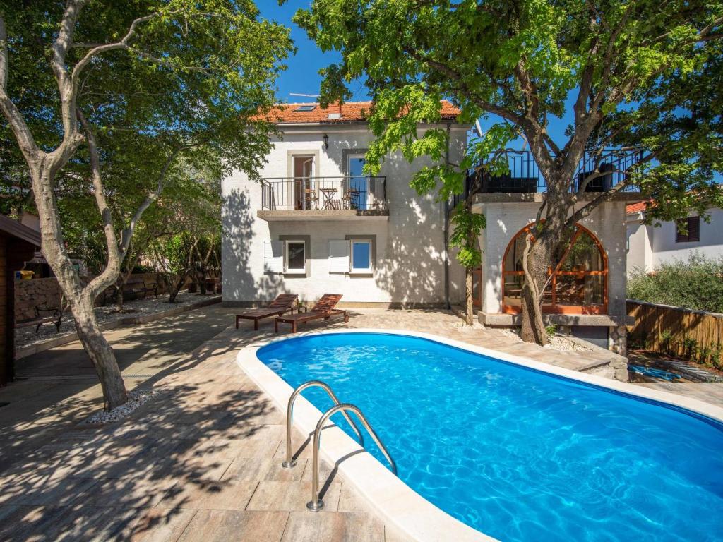 Villa con piscina y casa en Holiday Home Noveanni by Interhome, en Kornić