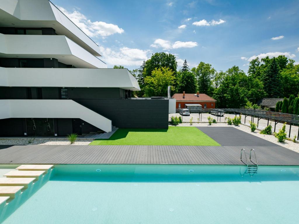 Bazén v ubytovaní Apartment Siófok by Interhome alebo v jeho blízkosti