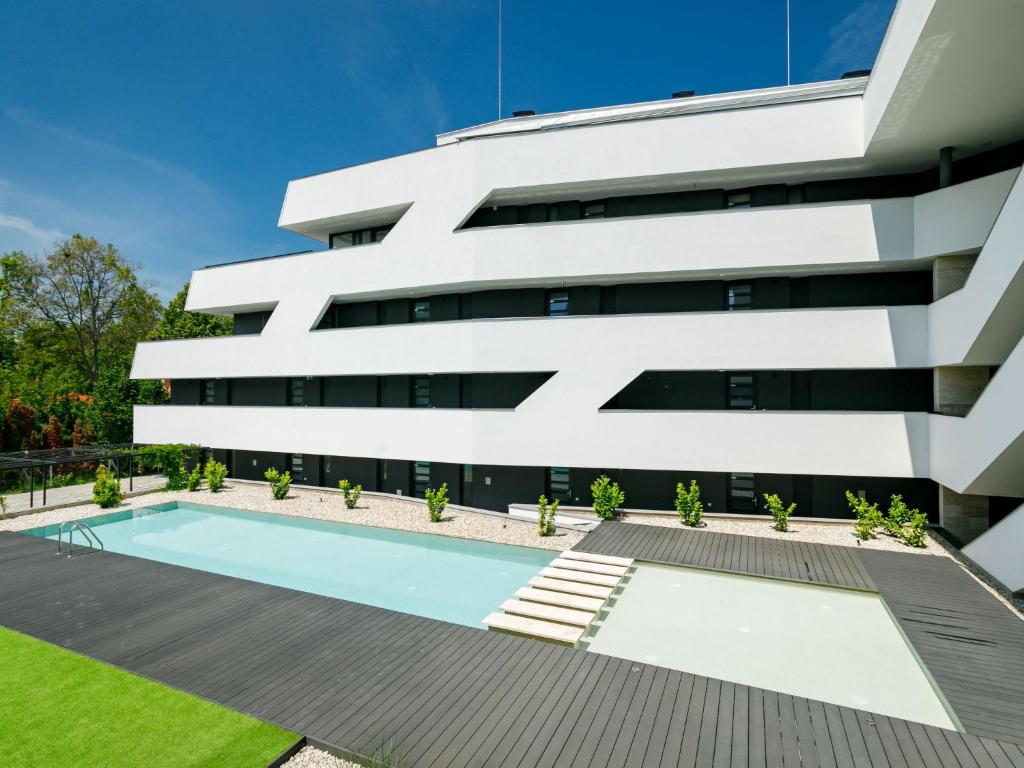 Bazén v ubytovaní Apartment Földvár by Interhome alebo v jeho blízkosti
