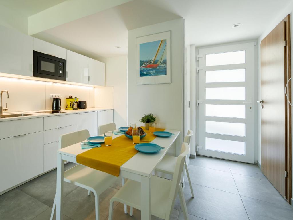 Kuchyňa alebo kuchynka v ubytovaní Apartment Földvár by Interhome
