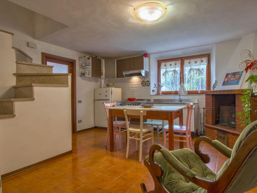 Kuchnia lub aneks kuchenny w obiekcie Holiday Home Miranda by Interhome