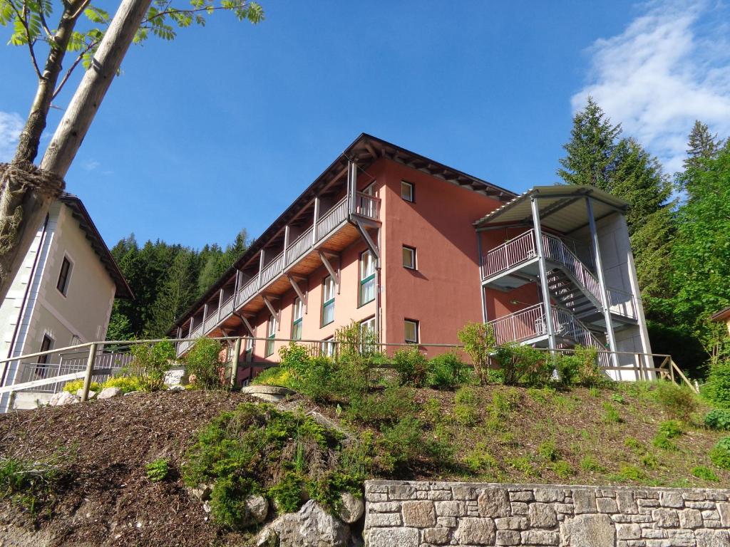 Budova, kde se hotel nachází