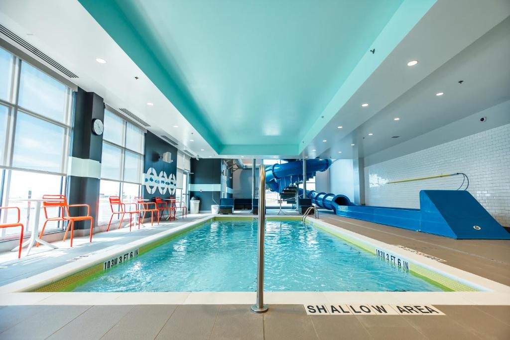 A piscina em ou perto de Tru By Hilton Yarmouth, Ns