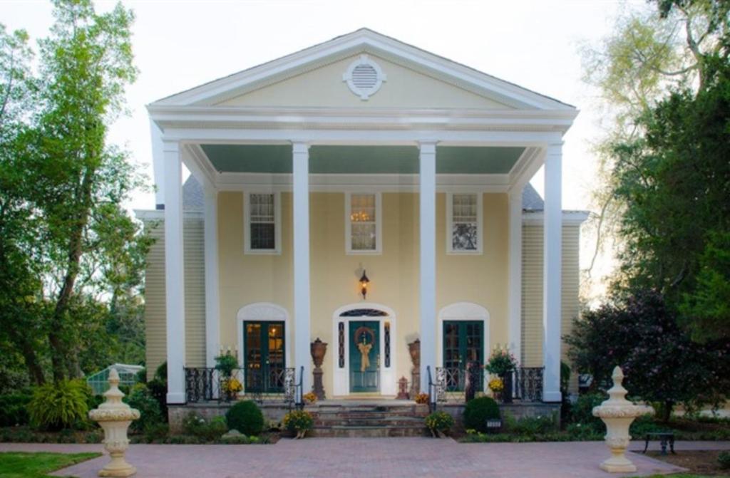 Gallery image of Clevedale Historic Inn and Gardens in Spartanburg