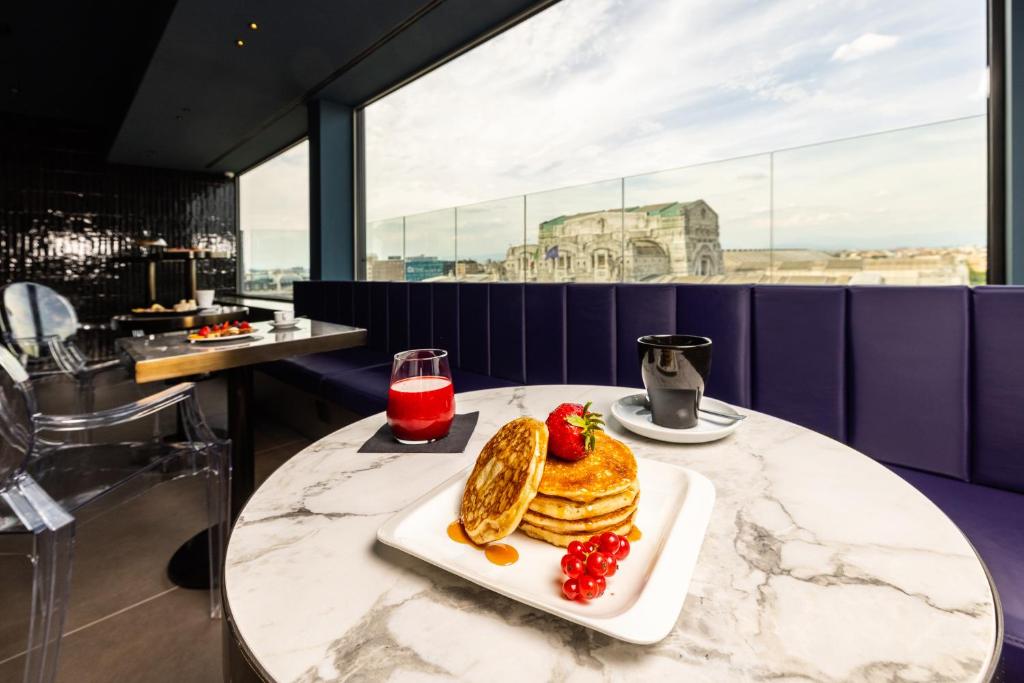 HD8 Hotel Milano - Resim 8