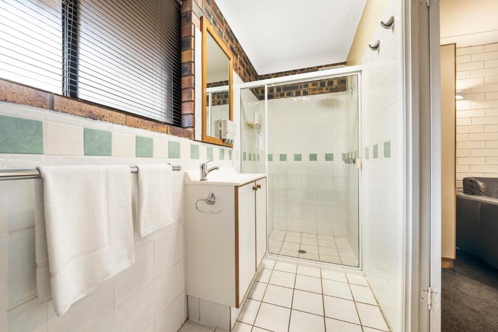 Koupelna v ubytování Esk Wivenhoe Motor Inn