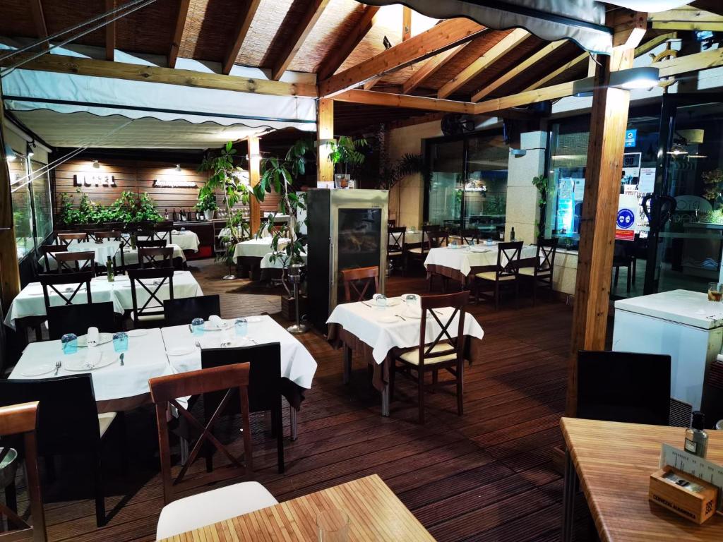 Restaurace v ubytování Hotel Embarcadero de Calahonda de Granada