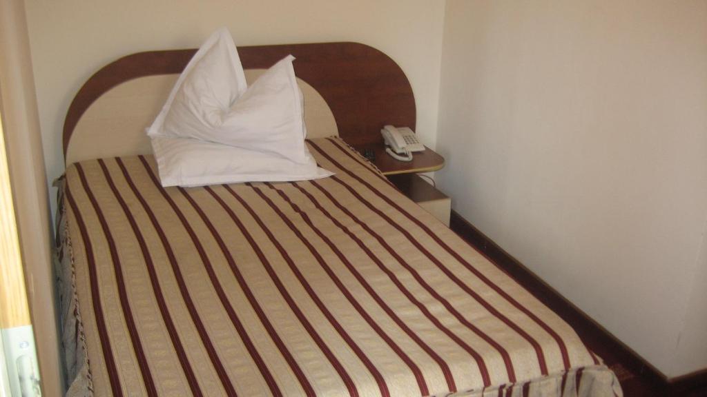 Hotel Palace - Quarto Individual Com Banheiro