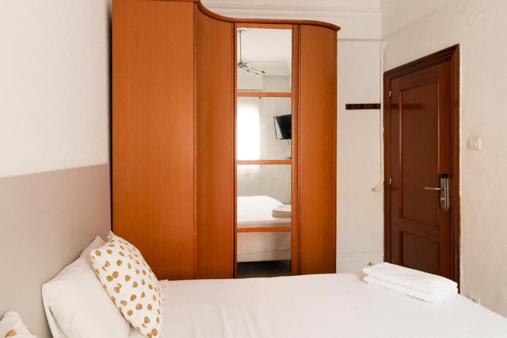 Pensión Arias - Twin Room