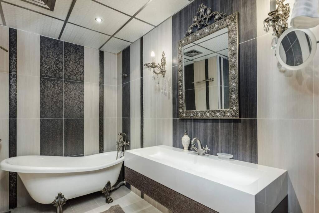 Fotografie z fotogalerie ubytování Victorian Jewel - 2BR - Panoramic Sea & Palm View v Dubaji