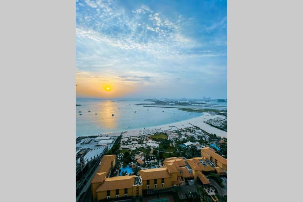 Fotografie z fotogalerie ubytování Victorian Jewel - 2BR - Panoramic Sea & Palm View v Dubaji