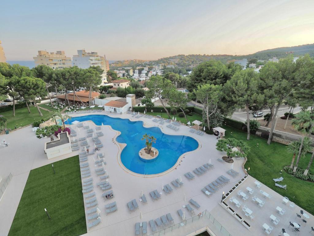 an overhead view of a pool at a resort at BQ Belvedere Hotel in Palma de Mallorca