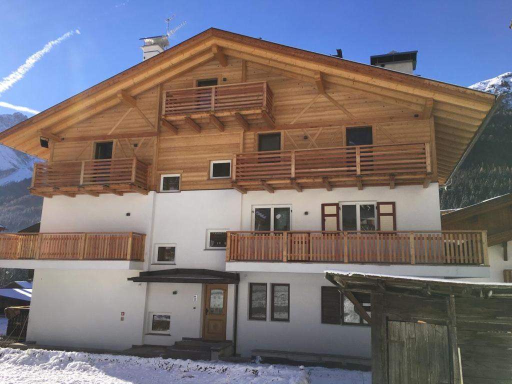 The building in which Az apartmant is located