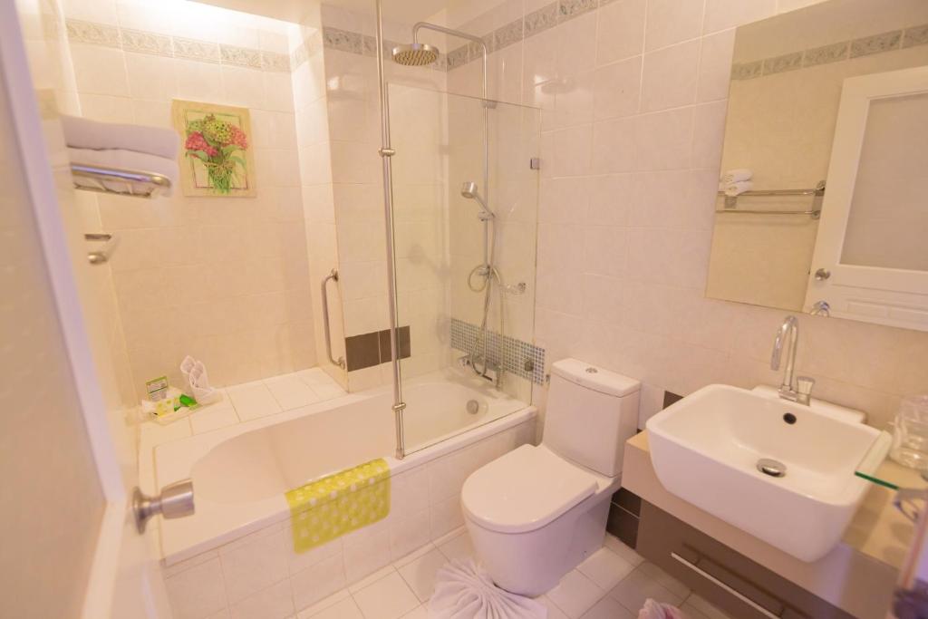 C & N Hotel Patong, Phuket - Resim 18