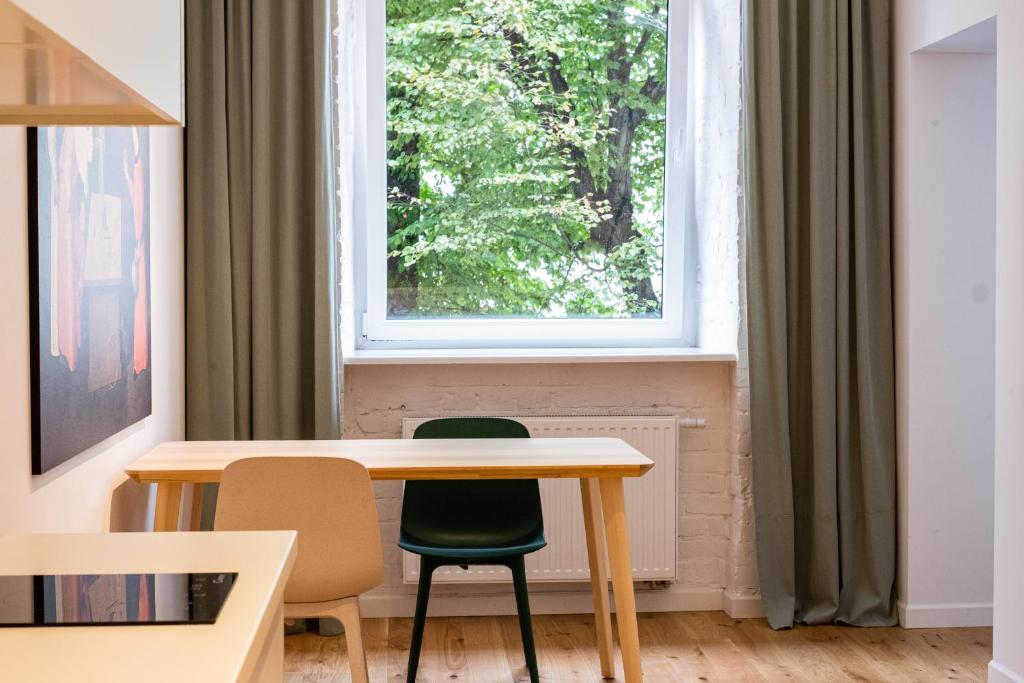 Apartament z Upadkiem Ikara / Apartment with the Fall of Icarus - One-Bedroom Apartment