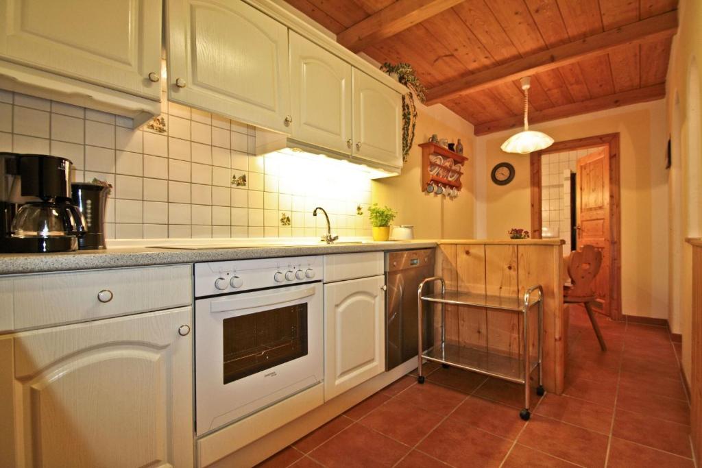 Kuchyň nebo kuchyňský kout v ubytování Paulhof am Chiemsee