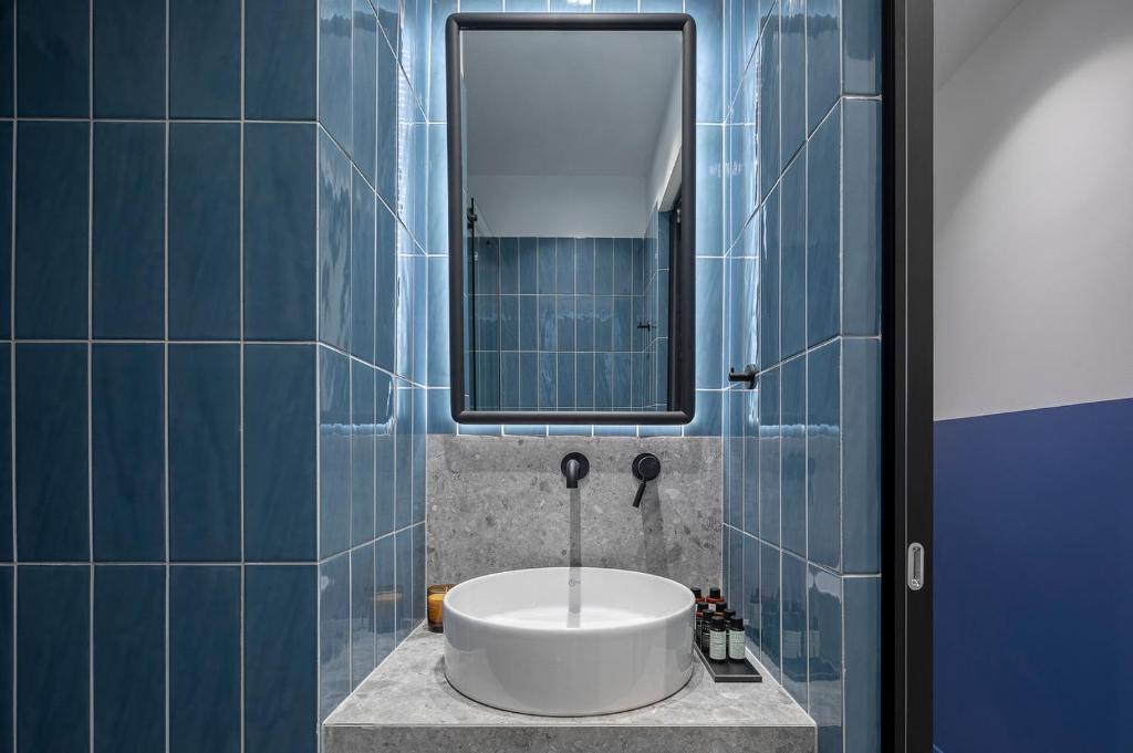 Acro Urban Suites - 10