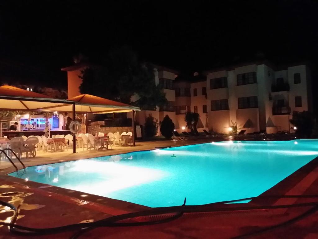 Bazén v ubytování Dolphin Apartments nebo v jeho okolí