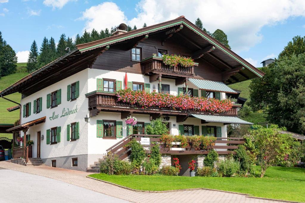 The building in which Az apartmant is located