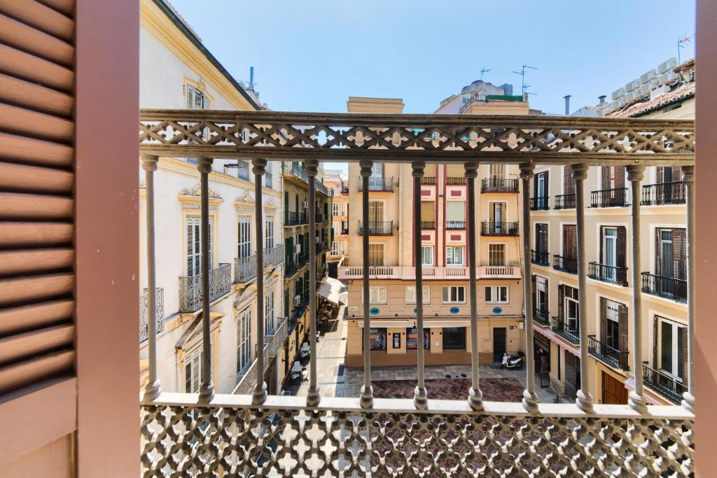 desde el balcón de un edificio en Holidays2Malaga Lazcano High Wifi & French balcony, en Málaga