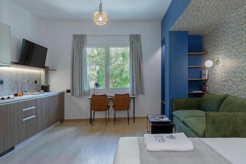 Kuchyň nebo kuchyňský kout v ubytování Acro Urban Suites