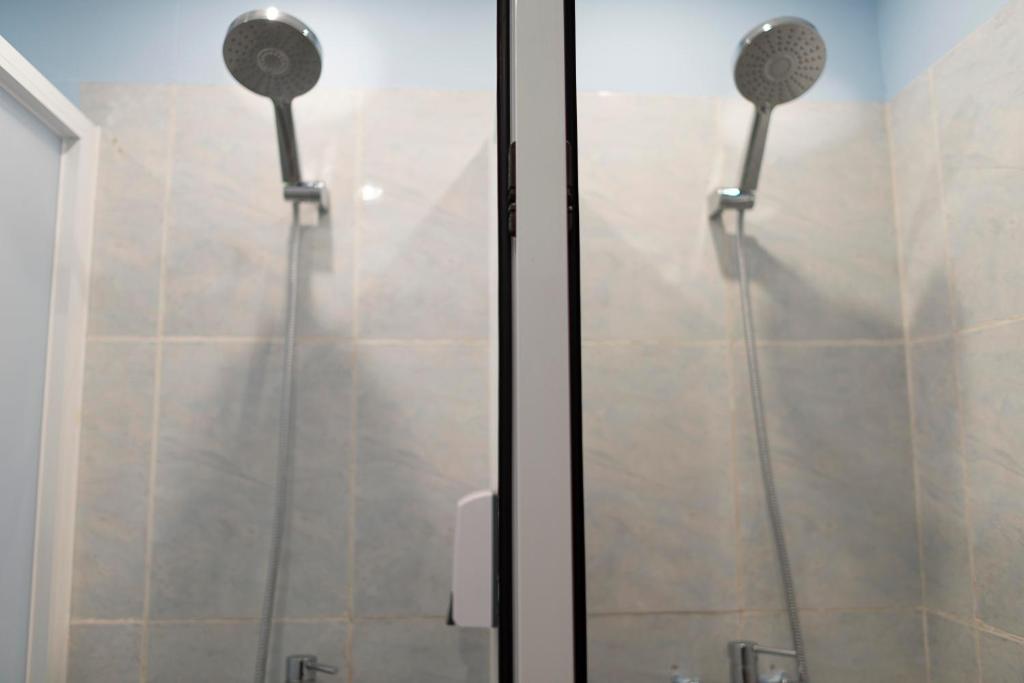 A bathroom at Hostal Santa Cruz