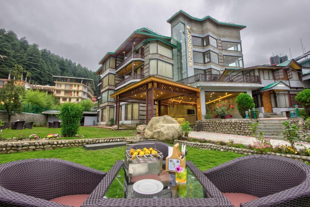 Nespecifikovaný výhled na hory nebo výhled na hory při pohledu z hotelu