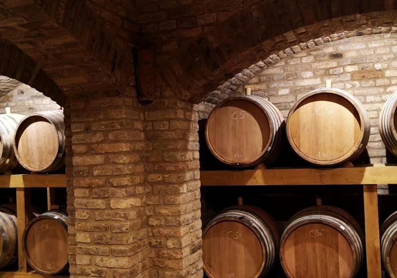 Zdjęcie z galerii obiektu Wein&Speiz Fogadó w mieście Györköny