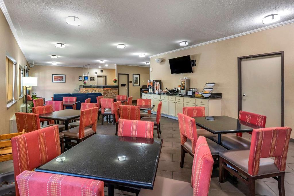 Posezení v ubytování Comfort Inn Moline - Quad Cities