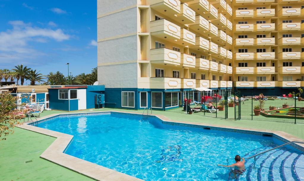 
Het zwembad bij of vlak bij Apartamentos Teneguia

