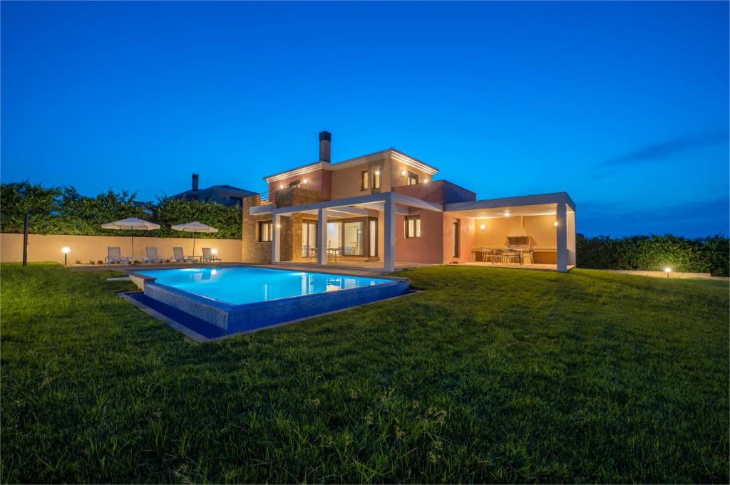 Πισίνα στο ή κοντά στο Orange Tree Villas