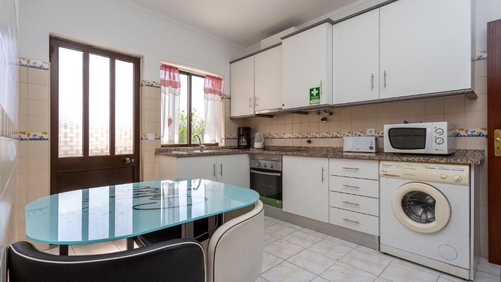 ★ Sea View ★ 1 Minute to Oldtown and Beach ★ - Two-Bedroom House