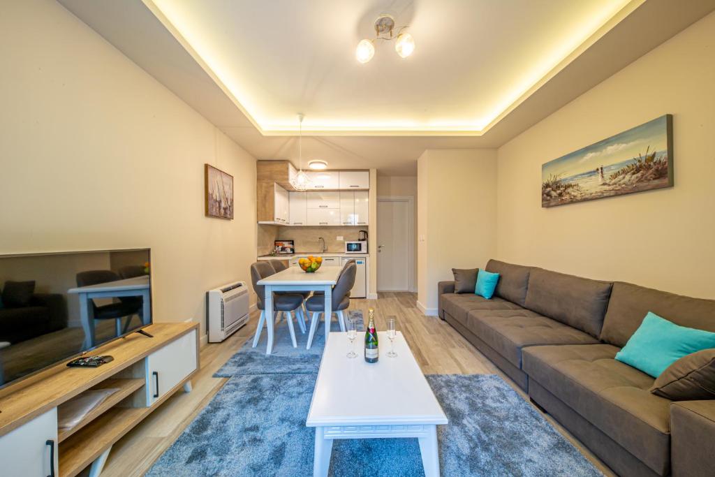 Seafront Apartments Petrovac - Apartamento Con Balcón