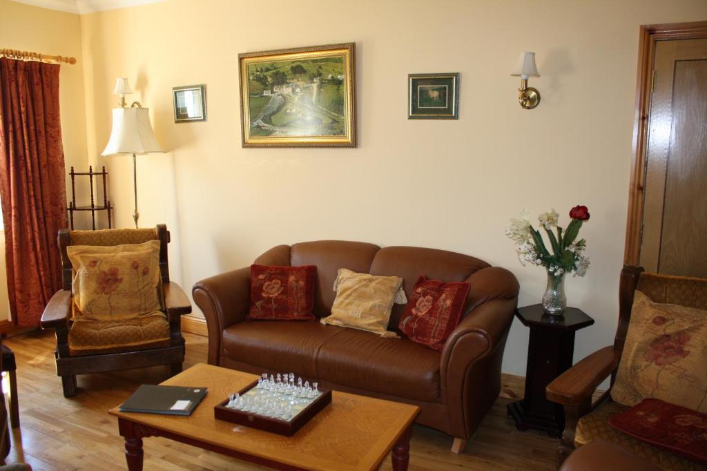 Posezení v ubytování Dan O'Hara Farmhouse B&B