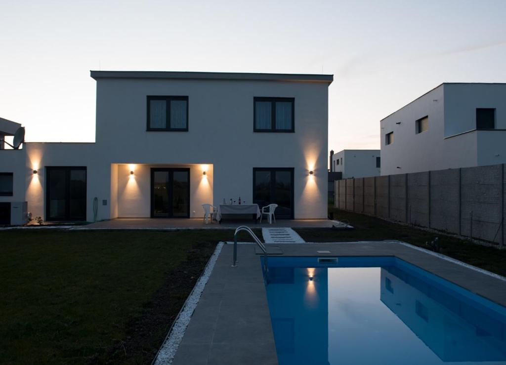 Bassein majutusasutuses Guesthouse Parndorf või selle lähedal