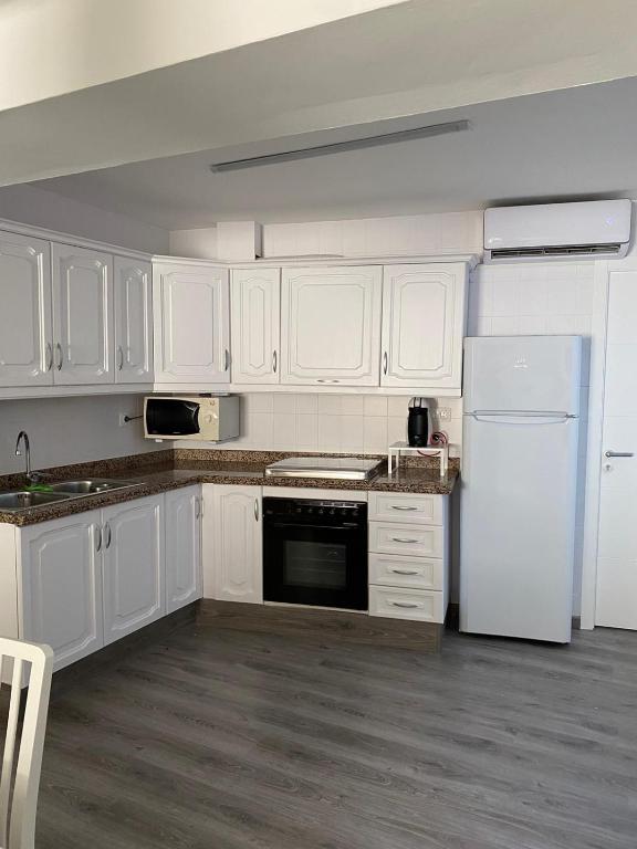 Kuchyňa alebo kuchynka v ubytovaní Apartamento Corazón de Cazorla by CLABAO