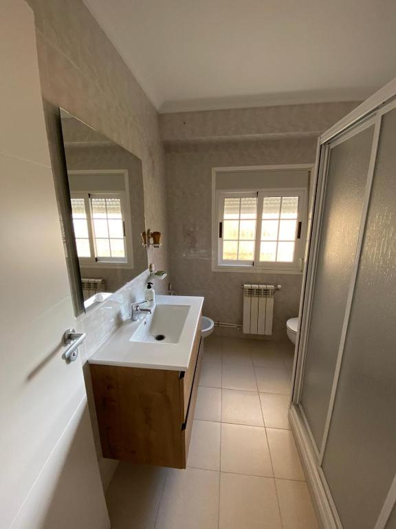 Kúpeľňa v ubytovaní Apartamento Corazón de Cazorla by CLABAO