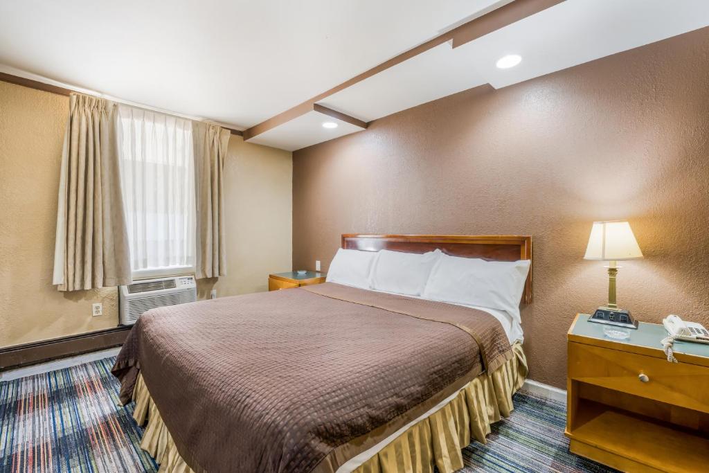 Knights Inn Trevose - 