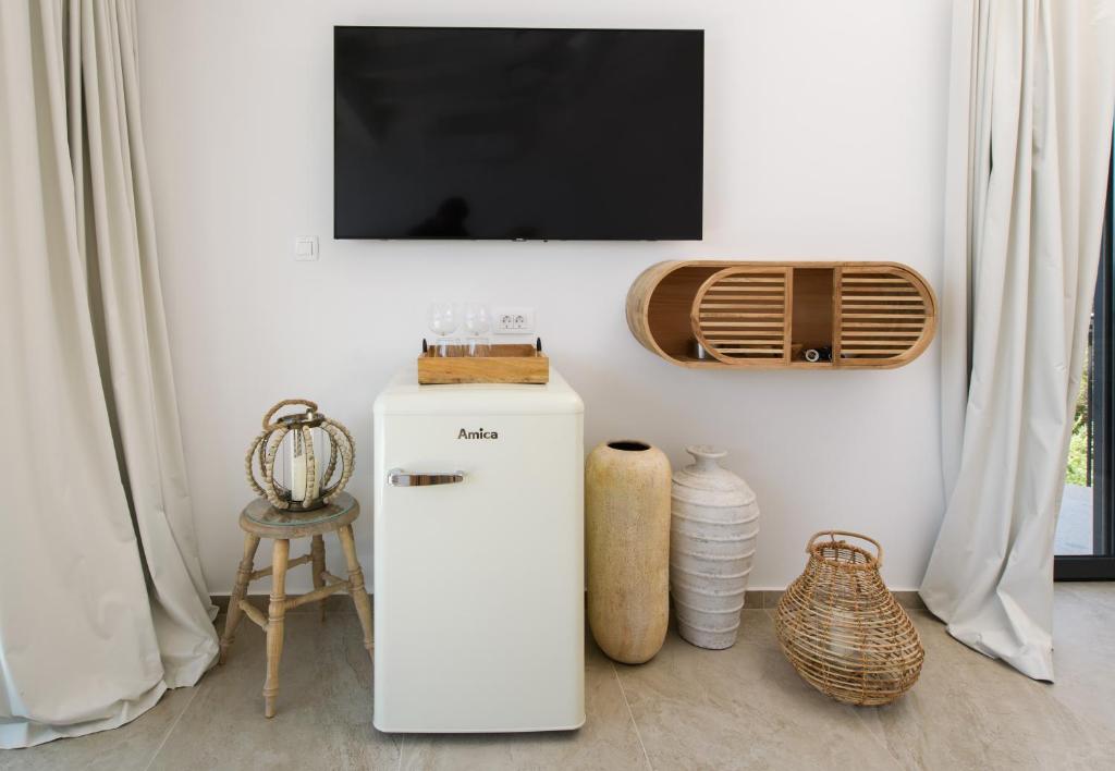 Gallery Luxury Suites & Rooms-Only Adults - 3