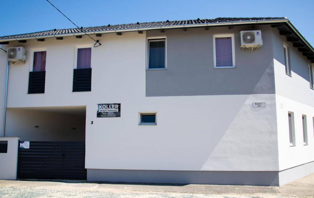 Budova, v ktorej sa apartmán nachádza