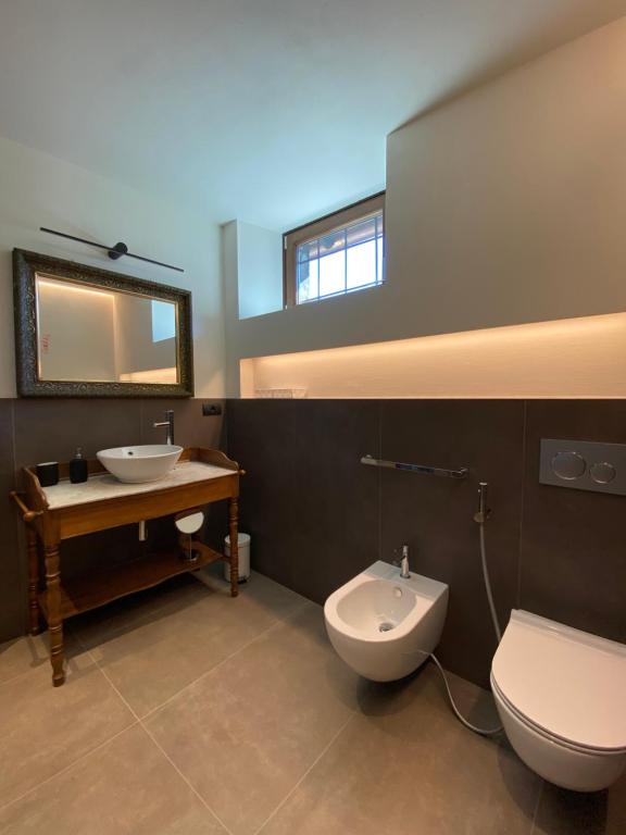 A bathroom at Casa di Sant'Anselmo Aosta - Il Parco
