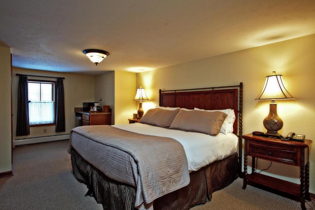 Woodfield Manor - A Sundance Vacations Property - King Suite