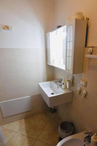 A bathroom at B&B Tou Lì