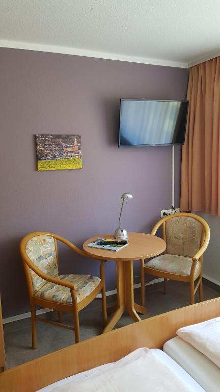 TV a/nebo společenská místnost v ubytování Hotel Vierenstraße