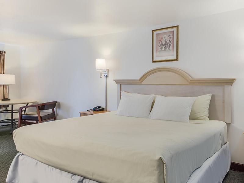 Americas Best Value Inn Hyannis photo